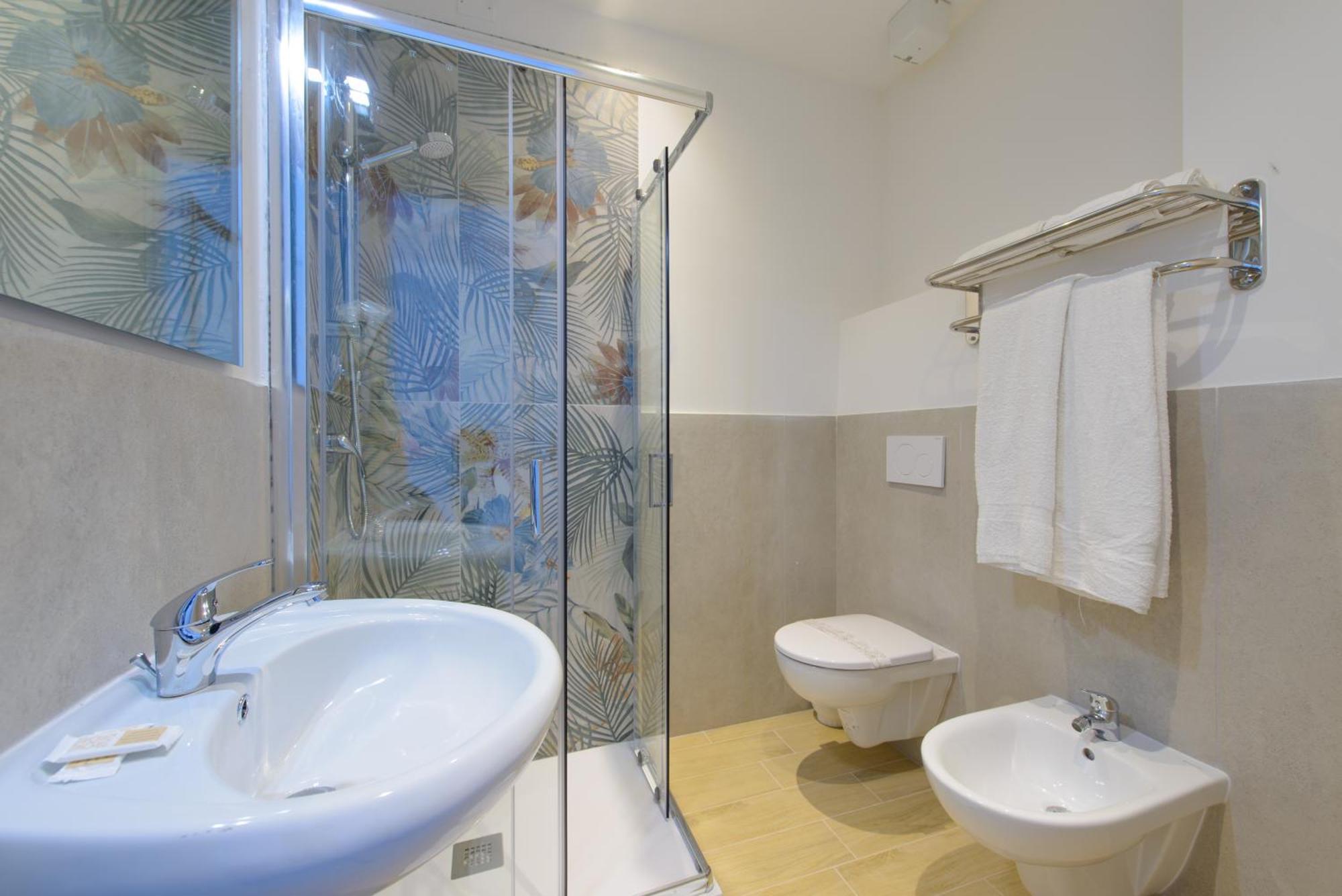 Hotel Colorado Римини Экстерьер фото